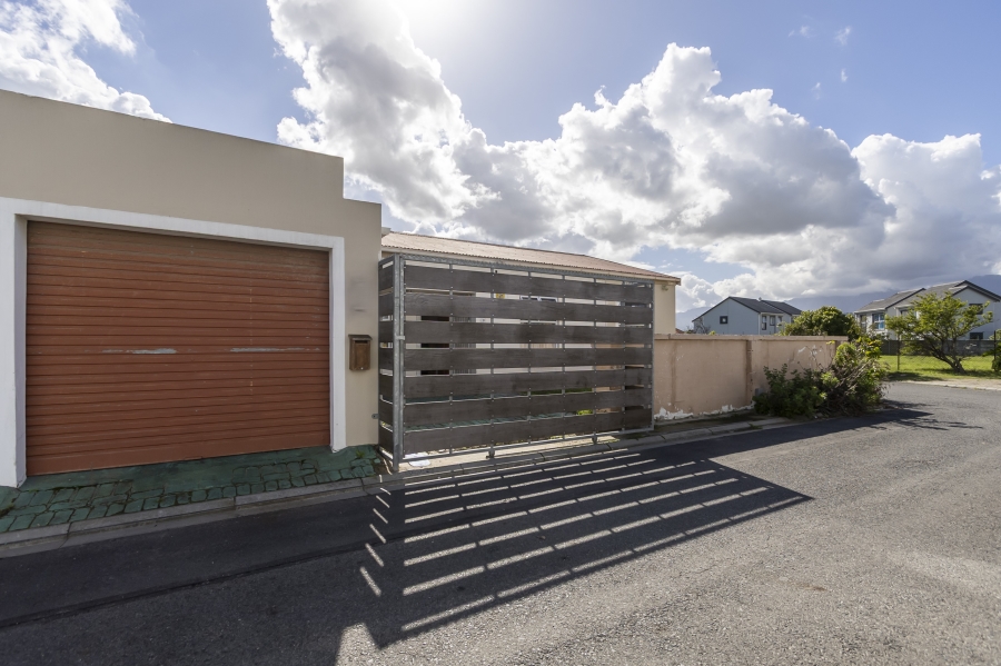 3 Bedroom Property for Sale in Strand South Western Cape